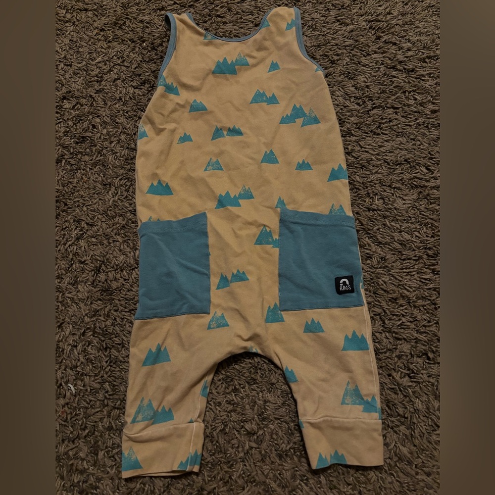 Rags outfit